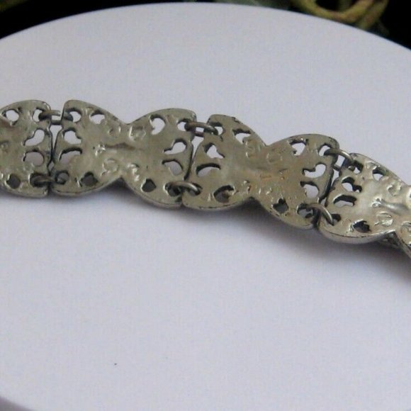 Egyptian Revival Bracelet green Scarabs on silvertone setting - Picture 4 of 6